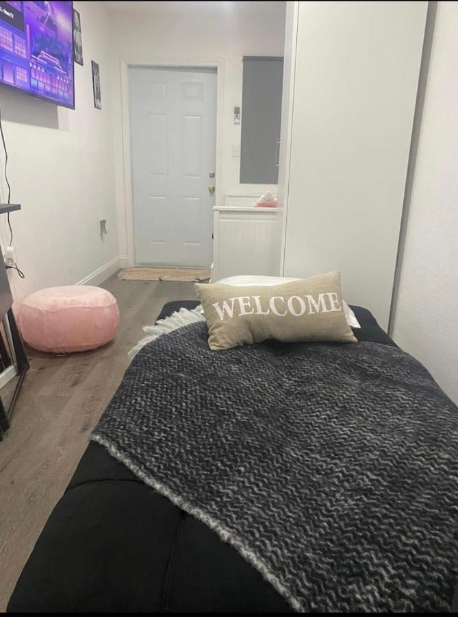Tiny Place W Private Hot Jacuzzi 7 Min To Miami International Airport Екстер'єр фото