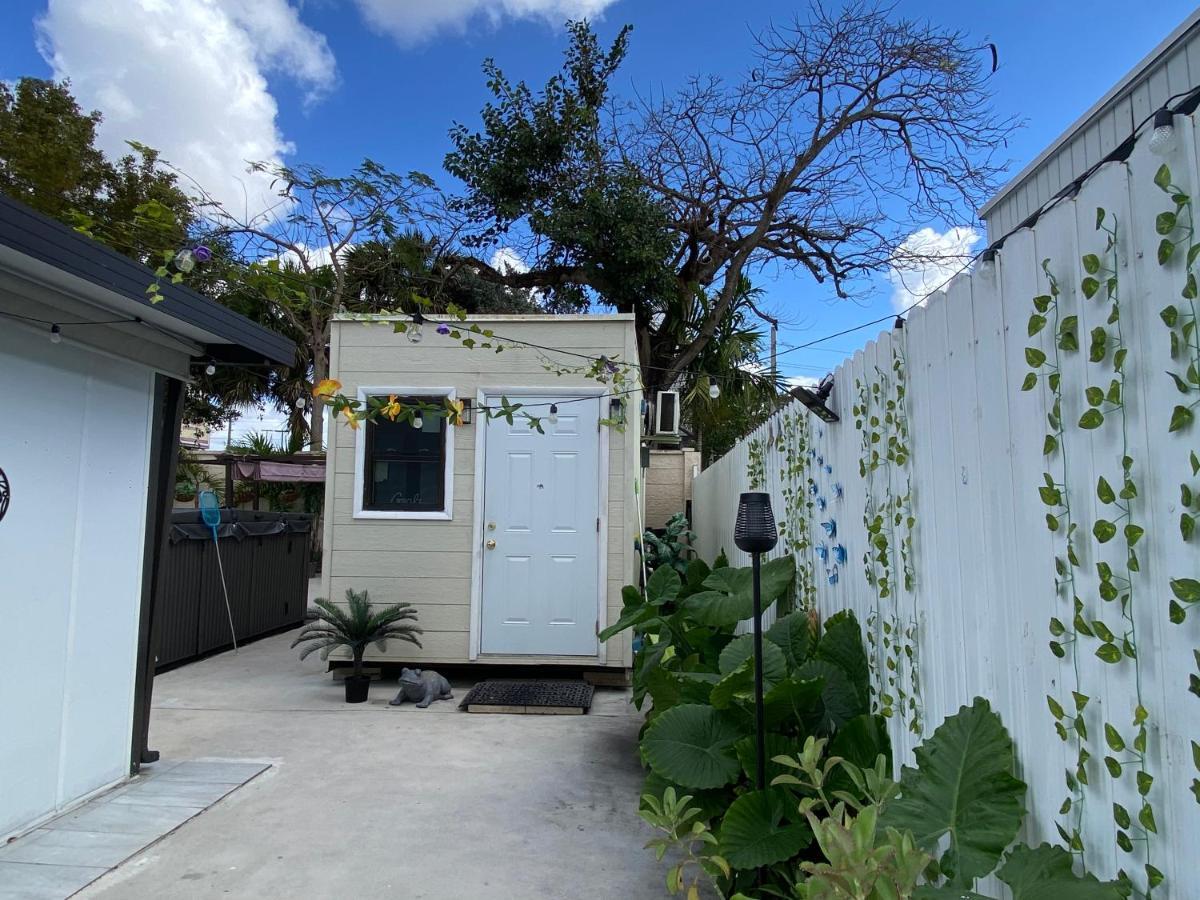 Tiny Place W Private Hot Jacuzzi 7 Min To Miami International Airport Екстер'єр фото