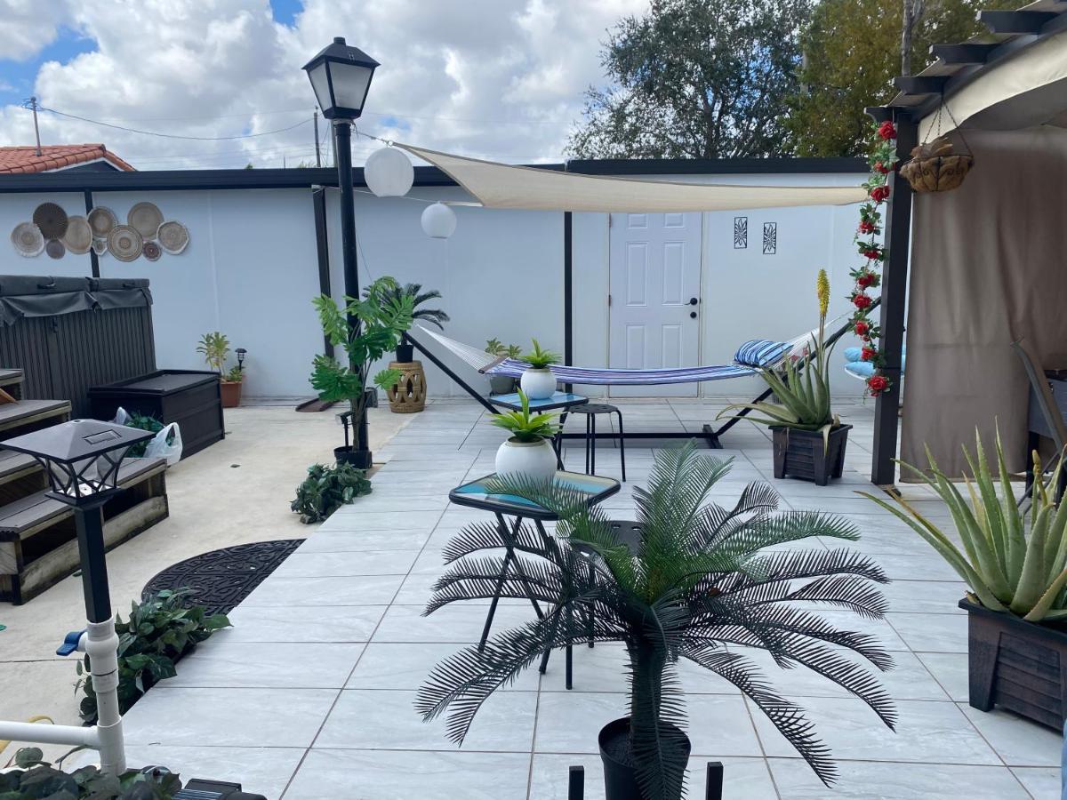 Tiny Place W Private Hot Jacuzzi 7 Min To Miami International Airport Екстер'єр фото
