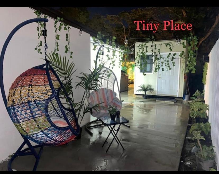 Tiny Place W Private Hot Jacuzzi 7 Min To Miami International Airport Екстер'єр фото